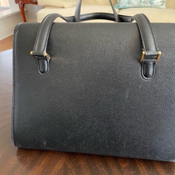 Bally/ Bages women: Bally top handed black hand bag made of Italian leather . - Picture 3 of 6